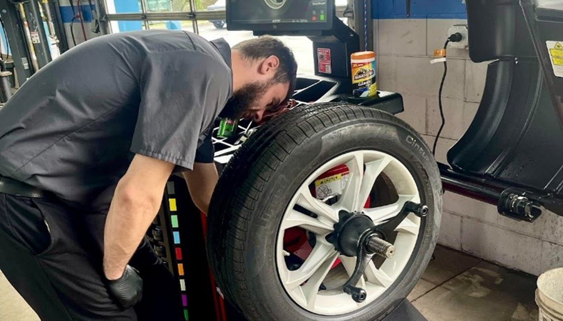 Hunter Tire Balance Service Glenwood Foreign Car 333 Woolston Drive, Yarley, PA 19067